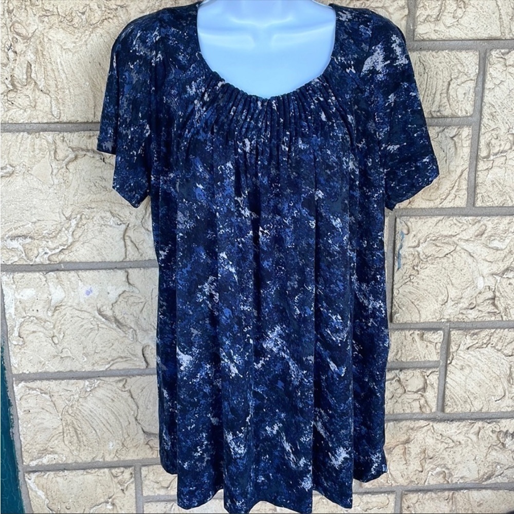 Daisy Fuentes Blue abstract Tunic Top Flow Size Large